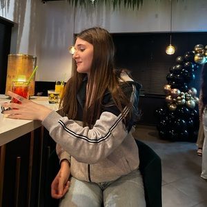 Meet your Posher, Hailey